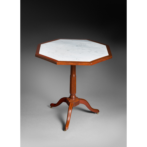 A LATE 18th CENTURY MAHOGANY GUERIDON
